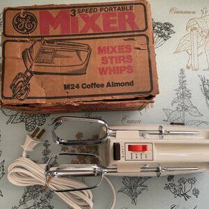 Vintage GENERAL ELECTRIC GE 3 Speed Portable HAND MIXER M24 Coffee Almond Box